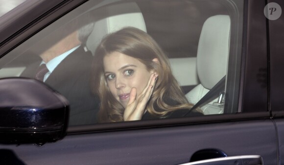 La princesse Beatrice d'York arrivant à Buckingham Palace le 17 décembre 2014 pour le traditionnel déjeuner de Noël offert par la reine Elizabeth II à la famille royale en préambule aux fêtes de fin d'année.