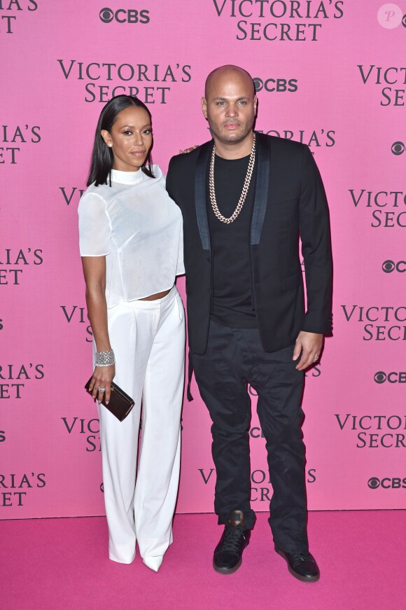 Melanie Brown (Mel B) et son mari Stephan Belafonte au défilé Victoria's Secret à Londres, le 2 décembre 2014.  