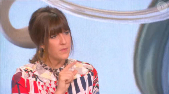 Daphné Bürki présente Le Tube sur Canal+, le samedi 20 décembre 2014.