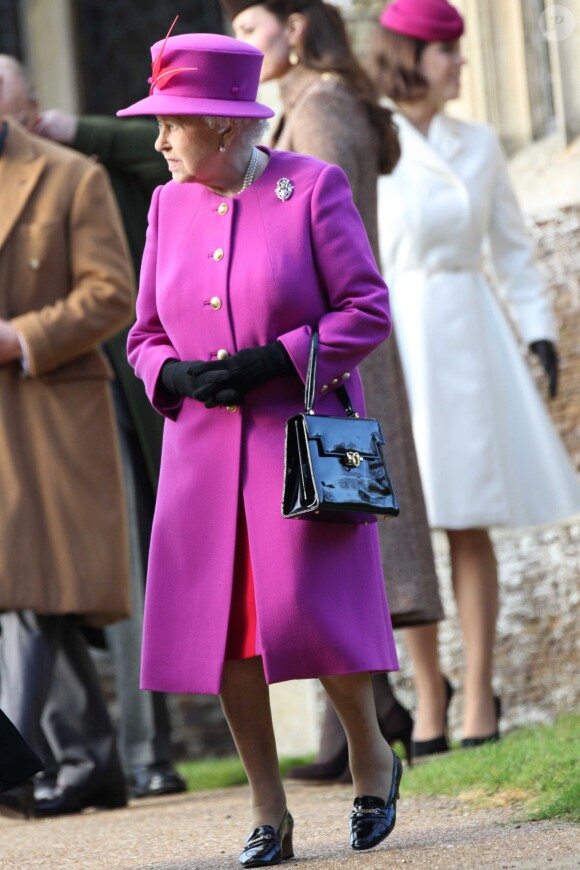 La reine Elisabeth II assiste à la messe de Noël à Sandringham, le 25 décembre 2014. 