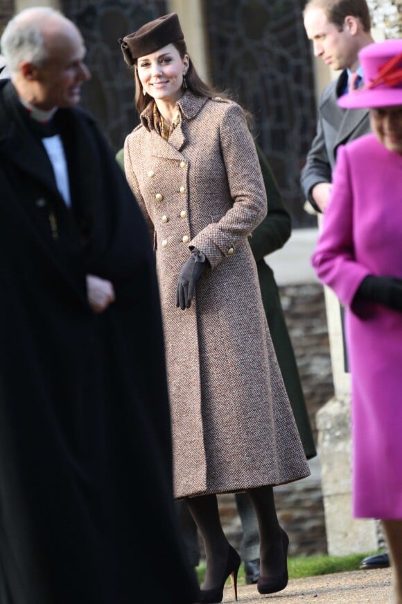 Le prince William, duc de Cambridge et Catherine Kate Middleton, la duchesse de Cambridge enceinte assiste à la messe de Noël à Sandringham, le 25 décembre 2014.