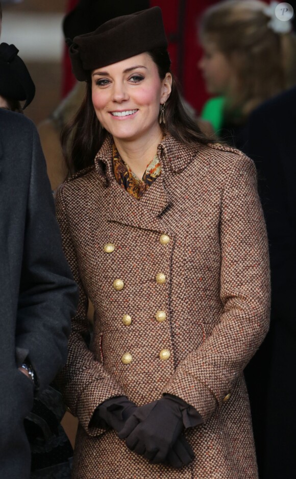 Catherine Kate Middleton, la duchesse de Cambridge enceinte et le prince Harry assistent à la messe de Noël à Sandringham, le 25 décembre 2014.