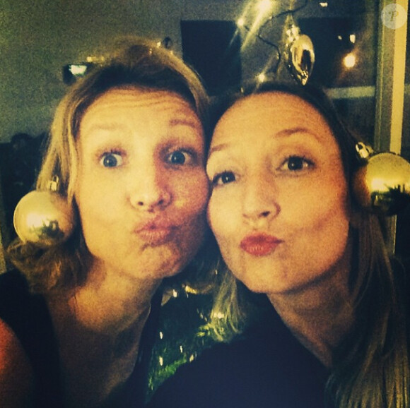 "On a les boules de Noël ! Bonnes fêtes à tous ! #MerryXmas" a posté Audrey Lamy sur Instagram