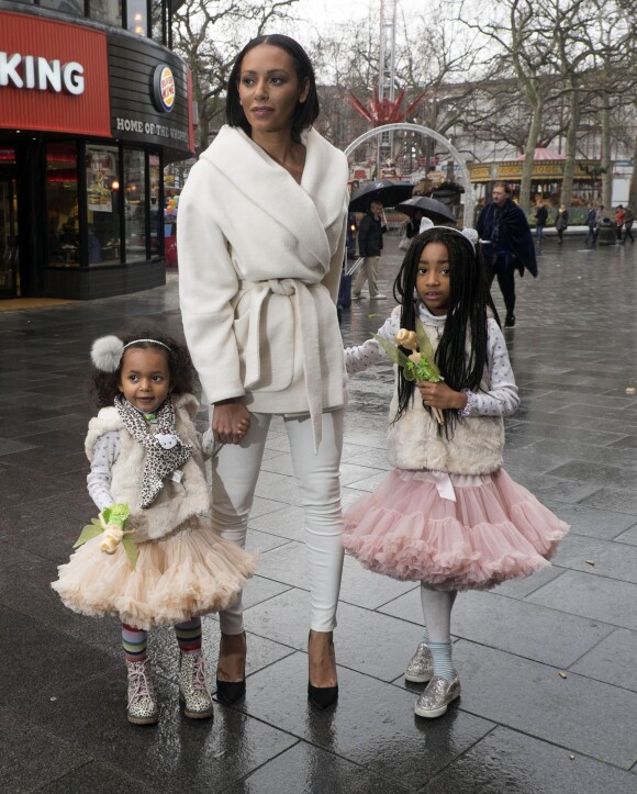 Mel B (Melanie Brown) et ses filles Angel Iris Murphy Brown et Madison Belafonte à la projection du film "Tinkerbell and the Legend of the Neverbeast" à Londres, le 7 décembre 2014 