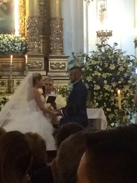 Arturo Vidal s'est marié avec Maria Teresa Matus à Santiago (Chili) le 27 décembre 2014.  