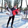 Sarah Abitbol et Stéphane Rotenberg animent une séance de Ice Fitness sur la patinoire de Noël des Champs-Elysées à Paris, le 29 décembre 2014.29/12/2014 - Paris