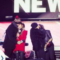 Nicole Kidman rejoint son mari Keith Urban sur scène pour un romantique baiser