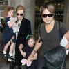 Nicole Kidman, son mari Keith Urban et leurs filles Sunday et Faith arrivent à l'aéroport LAX de Los Angeles. Le 3 juillet 2014  