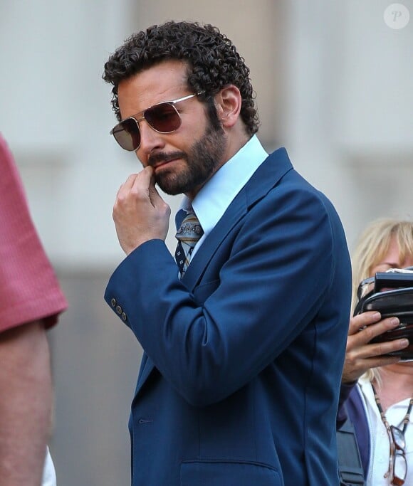 Bradley Cooper sur le tournage d'American Bluff à New York le 17 mai 2013
