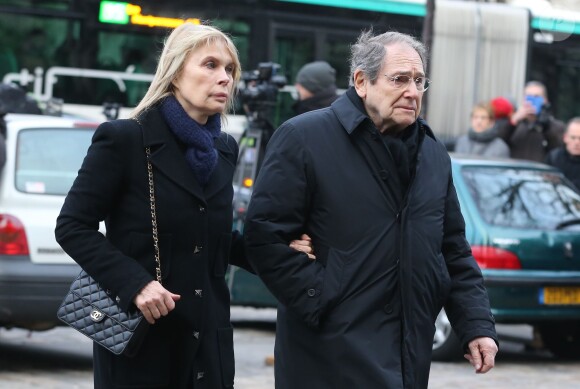 Robert Hossein et sa femme Candice Patou - Cérémonie religieuse à la mémoire de Jacques Chancel, en l'église Saint-Germain-des-Prés, à Paris, le 6 janvier 2015.