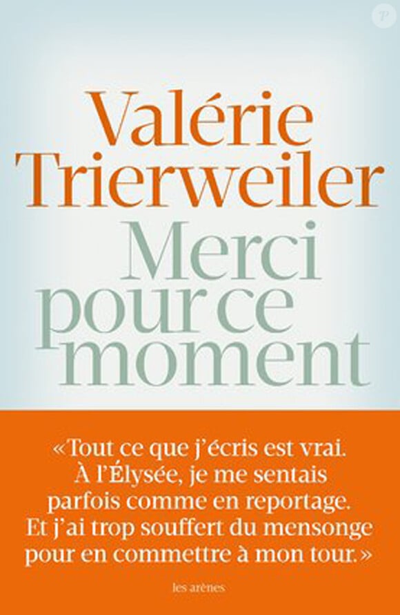 Couverture du livre de Valérie Trierweiler "Merci pour ce moment" à Paris, le 3 septembre 2014 