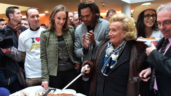 Bernadette Chirac : Flashmob et galette géante pour les Pièces Jaunes 2015