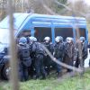 Les forces de police se préparent à donner l'assaut à Dammartin-en-Goële, le vendredi 9 janvier, dans l'imprimerie où les frères Kouachi se sont retranchés. Ils sont les suspects principaux de l'attaque terroriste du magazine Charlie Hebdo à Paris.