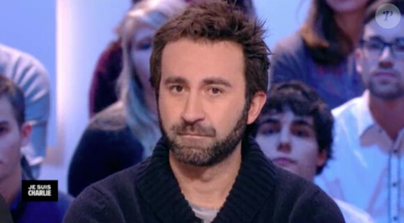 Mathieu Madénian, encore sous le choc de la tuerie de Charlie Hebdo, milite pour la survie du journal. "Le grand journal" de Canal+, le 8 janvier 2014.