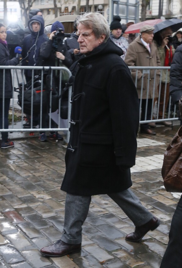 Bernard Kouchner lors de l'inhumation de Georges Wolinski au cimetière du Montparnasse à Paris le 15 janvier 2015