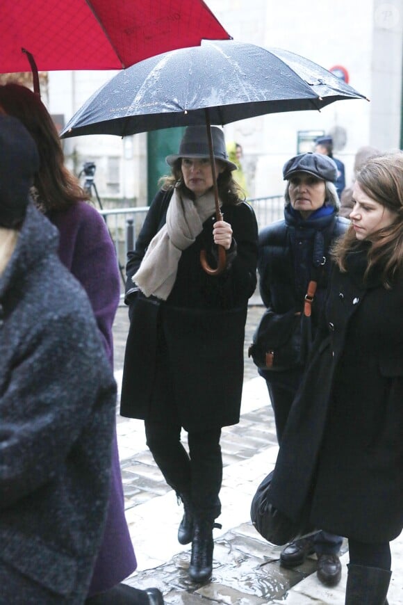 Valérie Trierweiler lors de l'inhumation de Georges Wolinski au cimetière du Montparnasse à Paris le 15 janvier 2015