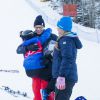 Le prince Daniel de Suède participait le 15 janvier 2015 à l'initiative Tous sur la neige, qui permet à des enfants de pratiquer gratuitement plusieurs disciplines des sports d'hiver, sur les pistes de la station Hammarbybacken, non loin de Stockholm.