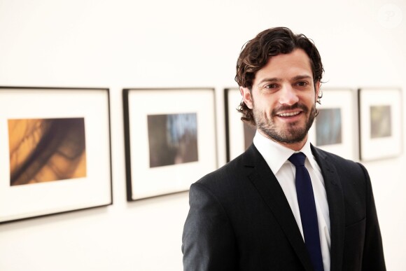 Le prince Carl Philip de Suède au musée Prince Eugène (Prins Eugene Waldemarsudde) à Stockholm, le 15 janvier 2015, pour découvrir les oeuvres d'artistes en lice pour le prix Reine Sonja.