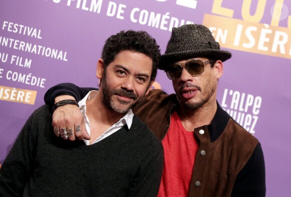 Manu Payet et JoeyStarr (pour le film "Les Gorilles") - Cérémonie de clôture du 18ème festival international du film de comédie de l'Alpe d'Huez, le 17 janvier 2015.