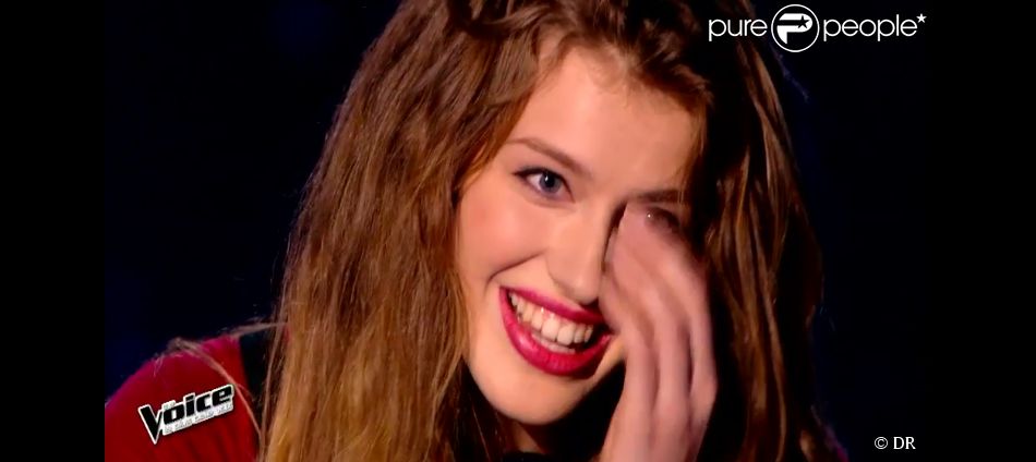 Manon Palmer très émue dans The Voice 4, le samedi 17 janvier 2015, sur TF1