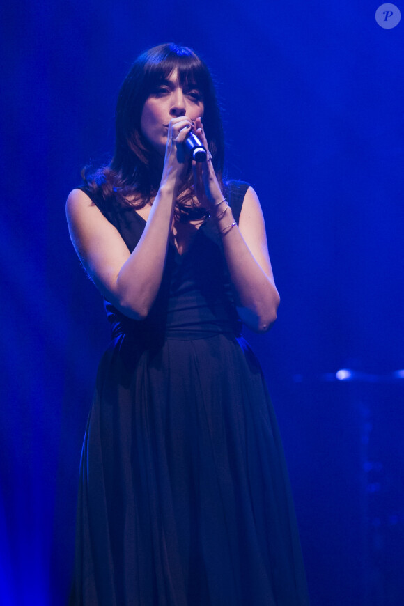 Nolwenn Leroy - 10e gala de l'Association pour la Recherche sur Alzheimer avec le spectacle "2 Générations chantent pour la 3ème", créé par Pierre Souchon, à l'Olympia de Paris le 19 janvier 2015.