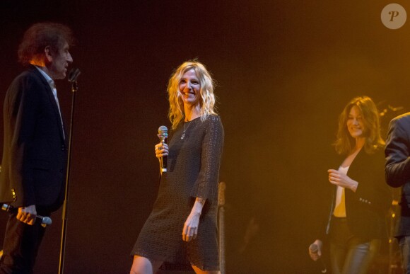 Alain Souchon, Sandrine Kiberlain et Carla Bruni - 10e gala de l'Association pour la Recherche sur Alzheimer avec le spectacle "2 Générations chantent pour la 3ème", créé par Pierre Souchon, à l'Olympia de Paris le 19 janvier 2015.