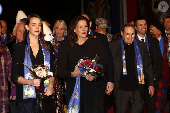Pauline Ducruet, la princesse Stéphanie de Monaco, Robert Hossein arrivant lors de la soirée de gala du 39e Festival du cirque de Monte-Carlo, le 20 janvier 2015 sous le chapiteau de Fontvieille.
