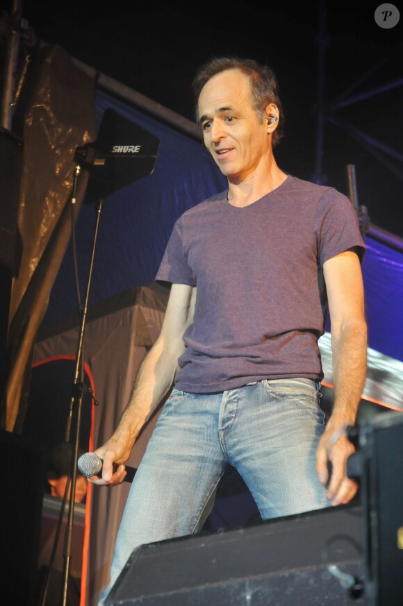 Exclusif - Jean-Jacques Goldman à la Vente aux enchères à l'occasion du 20ème anniversaire du spectacle "Les Vendanges du Coeur" à Ouveillan, près de Narbonne (Aude) au profit des "Restos du Coeur" le 20 juillet 2014 