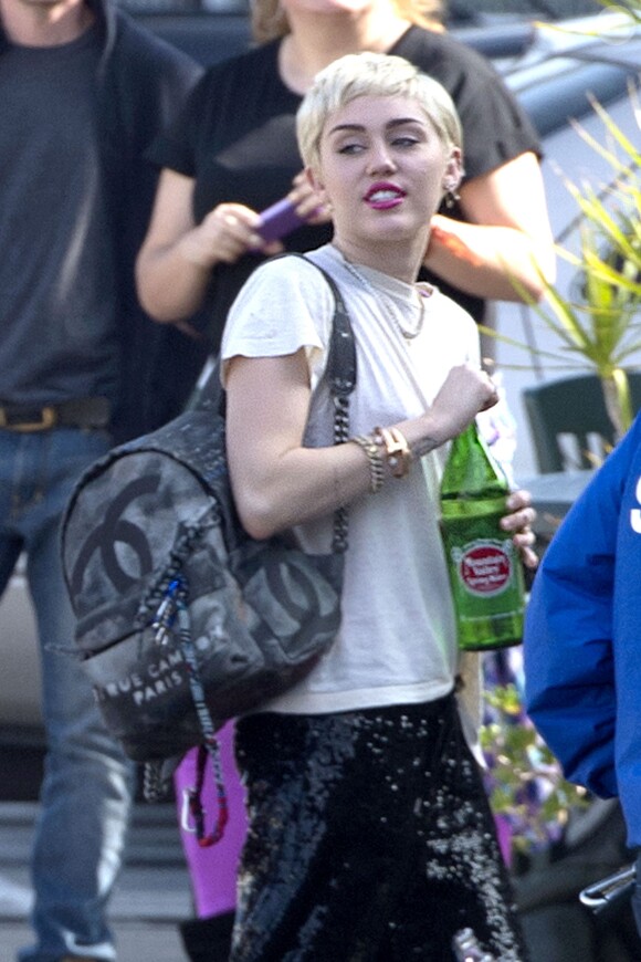 Miley Cyrus se rend dans un centre pour jeunes homosexuels à Los Angeles, le 21 janvier 2015