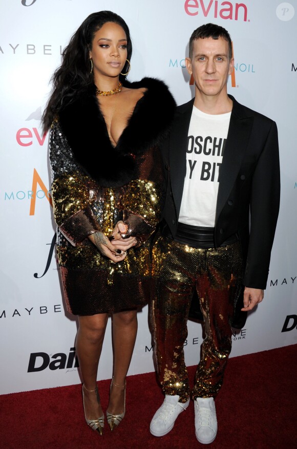 Rihanna et Jeremy Scott assistent aux DailyFrontRow Fashion Los Angeles Awards au Sunset Tower Hotel. Los Angeles, le 22 janvier 2015.