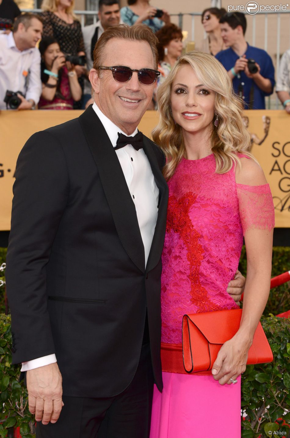  Kevin Costner et Christine Baumgartner - 21e &amp;eacute;dition des Screen Actors Guild Awards &amp;agrave; Los Angeles le 25 janvier 2015 