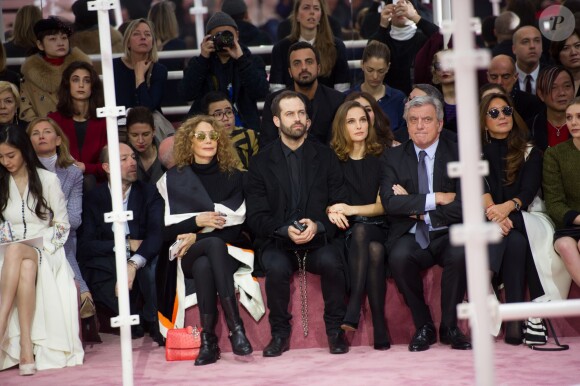 Marisa Berenson, Benjamin Millepied, Natalie Portman, Sidney et Katia Toledano assistent au défilé Christian Dior haute couture printemps-été 2015 au musée Rodin. Paris, le 26 janvier 2015.