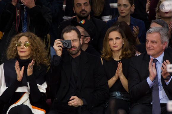 Marisa Berenson, Benjamin Millepied, Natalie Portman et Sidney Toledano assistent au défilé Christian Dior haute couture printemps-été 2015 au musée Rodin. Paris, le 26 janvier 2015.