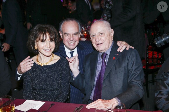 Monique Lang, Frédéric Mitterrand, Pierre Bergé au Dîner de la mode pour le Sidaction au pavillon d'Armenonville à Paris le 29 janvier 2015.