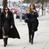 Kim et Khloé Kardashian se rendent au magasin Sports Limited à Woodland Hills. Los Angeles, le 30 janvier 2015.