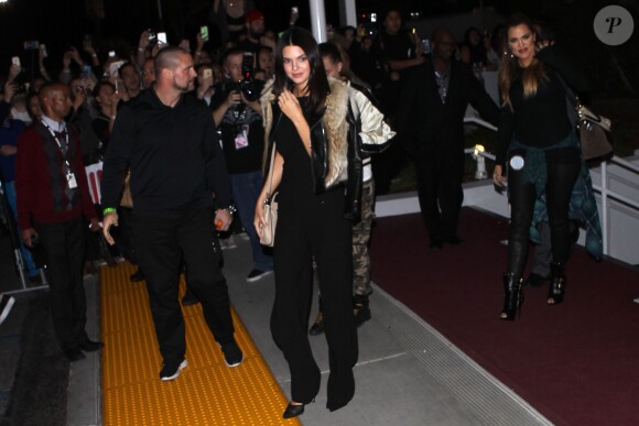Kendall Jenner, Cara Delevingne et Khloé Kardashian quittent le Forum pour le concert de Sam Smith. Inglewood, Los Angeles, le 29 janvier 2015.
