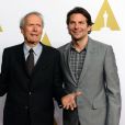 Clint Eastwood et Bradley Cooper lors du déjeuner pour les nommés aux Oscars à l'hôtel Hilton de Los Angeles, le 2 février 2015.