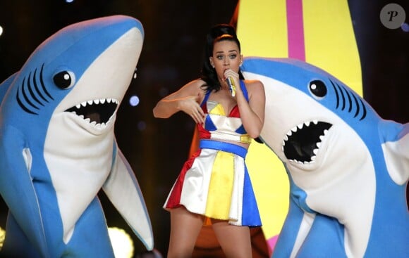 Katy Perry - Halftime show du Super Bowl à Phoenix en Arizona, le 1er février 2015.