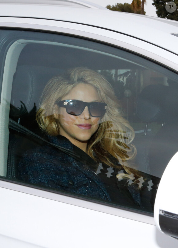 Shakira et Gerard Piqué quittent la maternité avec leur nouveau né Sasha et Milan (2 ans) à Barcelone le 2 février 2015.
