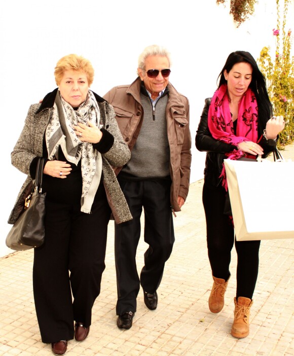 Nidia del Carmen Ripoll Torrado et William Mebarak Chadid, les parents de Shakira - Shakira et Gerard Piqué quittent la maternité avec leur nouveau né Sasha à Barcelone le 2 février 2015.