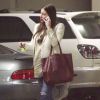 Exclusif - Jessica Biel, enceinte de 5 mois, cherche sa voiture dans un parking à Studio City, le 5 février 2015 