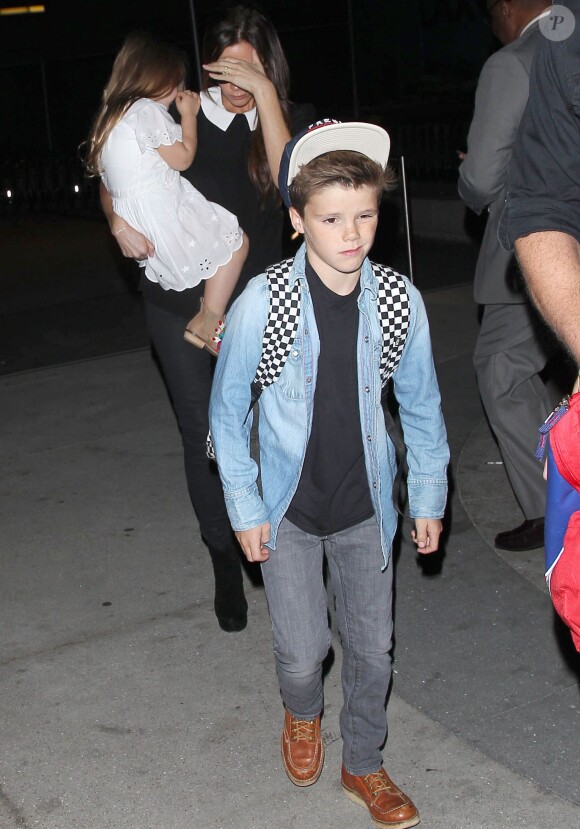 Le petit Cruz Beckham à l'aéroport LAX de Los Angeles, le 16 octobre 2014