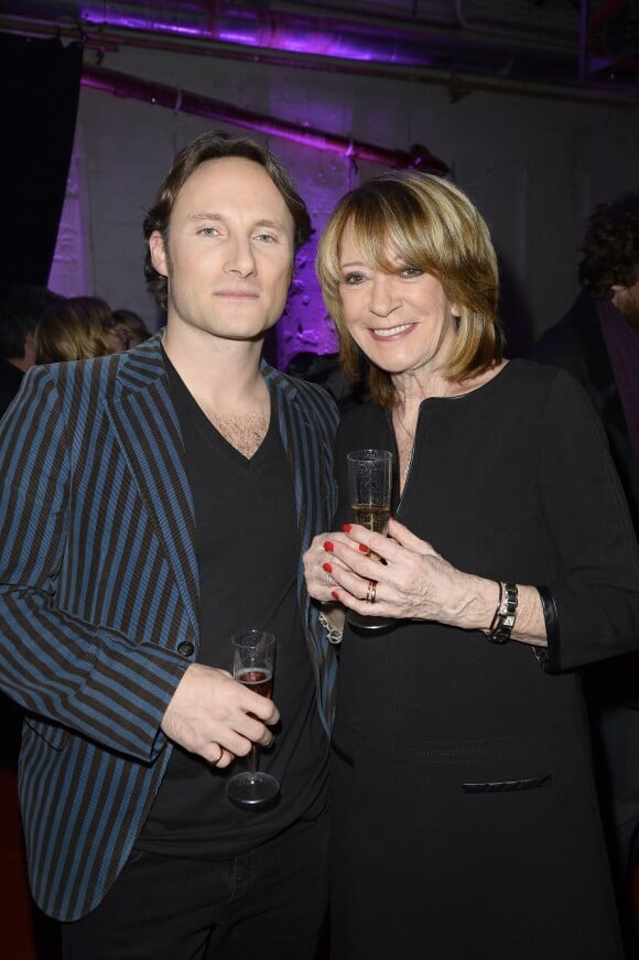 Exclusif - Christopher Stills (fils de Véronique Sanson) et Alice Dona dans les coulisses de la 3e Nuit de la Déprime aux Folies Bergère à Paris le 9 février 2015.