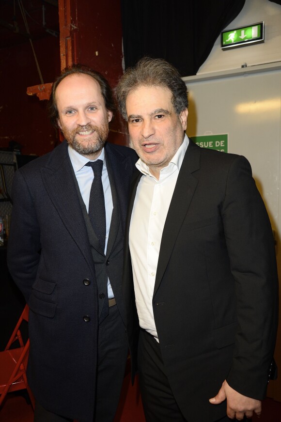Exclusif - Jean-Marc Dumontet et Raphaël Mezrahi dans les coulisses de la 3e Nuit de la Déprime aux Folies Bergère à Paris le 9 février 2015.