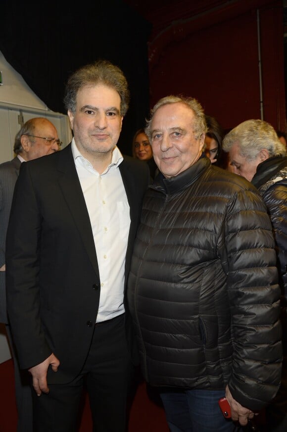 Exclusif - Raphaël Mezrahi et Daniel Hechter dans les coulisses de la 3e Nuit de la Déprime aux Folies Bergère à Paris le 9 février 2015.