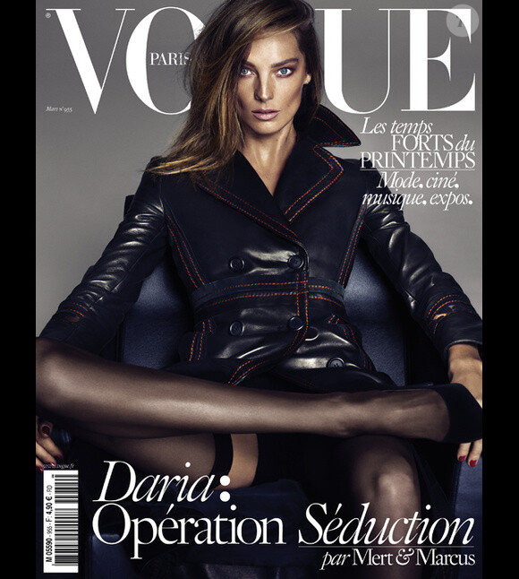 Le top model Daria Werbowy en couverture du numéro de mars 2015 de Vogue Paris. Photo par Mert et Marcus.