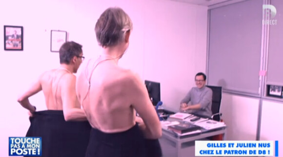 Julien Courbet et Gilles Verdez s'invitent nus dans le bureau du patron de D8, dans Touche pas à mon poste sur D8, le mardi 10 février 2015.