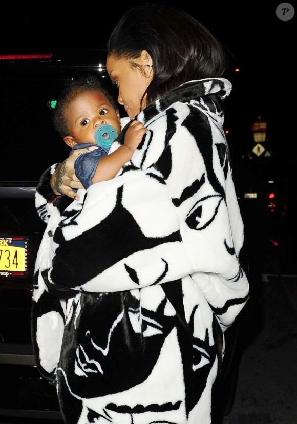 Rihanna et sa nièce Majesty quittent le restaurant Giorgio Baldi à Santa Monica, le 10 février 2015.