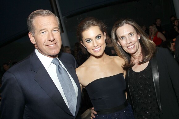 Allison Williams avec ses parents Brian et Jane Williams à l'avant-première de la saison 4 de "Girls" à New York, le 5 janvier 2015.