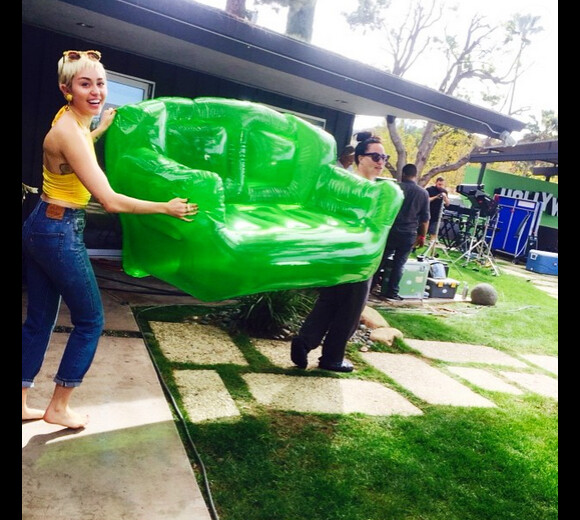 Sur son compte Instagram, la chanteuse américaine Miley Cyrus a ajouté une photo le 11 février 2015.